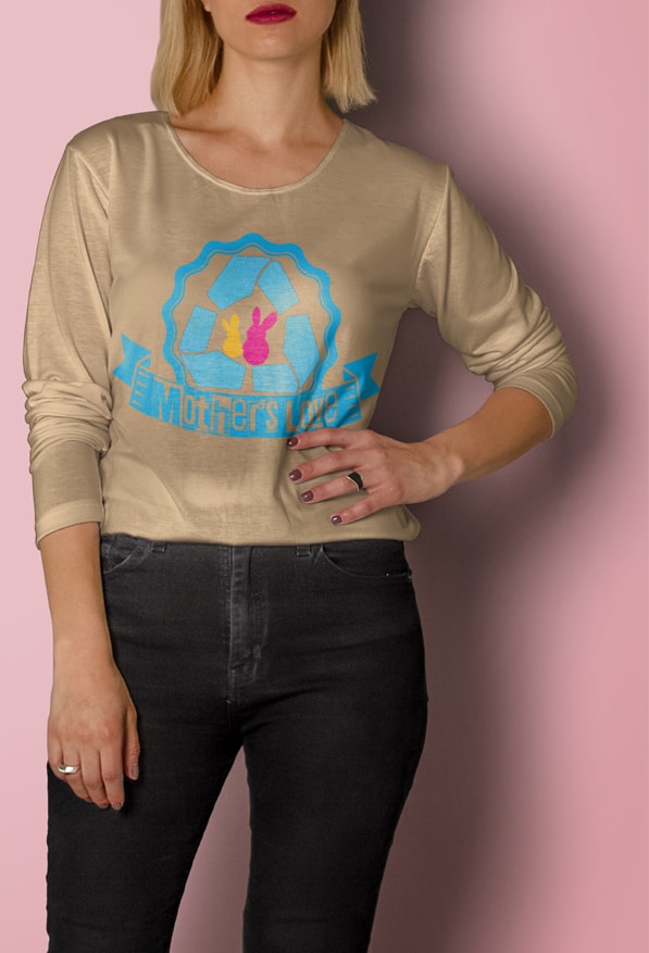 Graphic designer-created “Mother’s Love” T-shirt design showing the bond between mom and child with soft, heartwarming visuals.